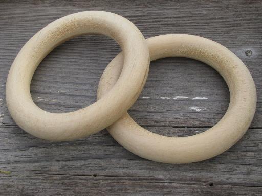 photo of lot of 30 retro wood curtain hanging rings, 70s vintage, big and groovy #2