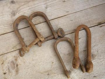 catalog photo of lot of 4 antique farm primitive iron pulling clevises for rope & chains