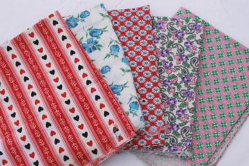 catalog photo of lot of 40s 50s vintage fabric feedsacks, print cotton feed sack collection, hearts & flowers