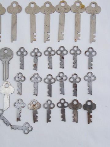 photo of lot of 50 assorted old & vintage keys for padlocks, box, drawer locks etc #4