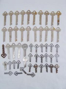 catalog photo of lot of 50 assorted old & vintage keys for padlocks, box, drawer locks etc