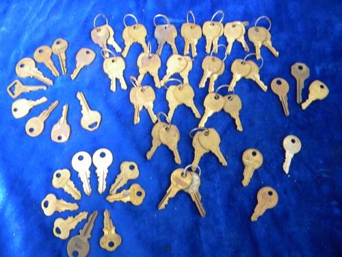 photo of lot of 60 vintage old brass padlock & door keys #1