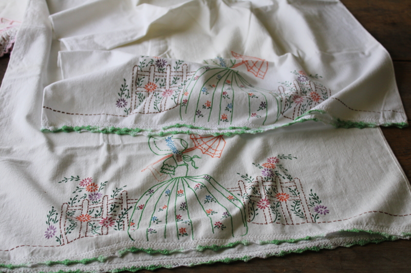photo of lot of 7 pairs of vintage pillowcases w/ embroidery or crochet lace edgings, boho cottage bedding  #3