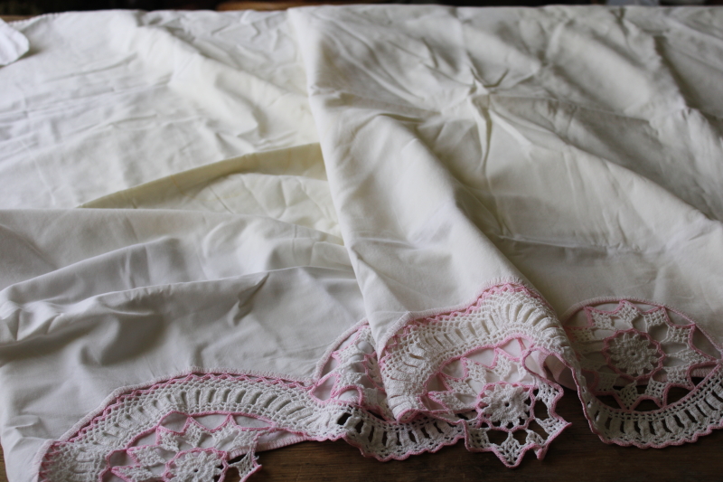 photo of lot of 7 pairs of vintage pillowcases w/ embroidery or crochet lace edgings, boho cottage bedding  #5