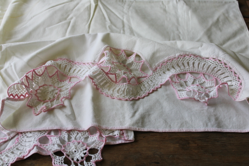 photo of lot of 7 pairs of vintage pillowcases w/ embroidery or crochet lace edgings, boho cottage bedding  #6