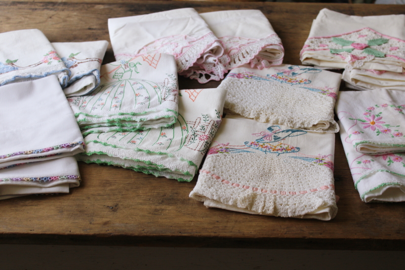 photo of lot of 7 pairs of vintage pillowcases w/ embroidery or crochet lace edgings, boho cottage bedding  #11