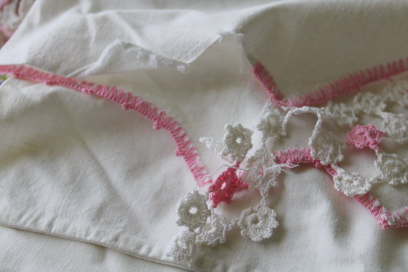 photo of lot of 7 pairs of vintage pillowcases w/ embroidery or crochet lace edgings, boho cottage bedding  #14