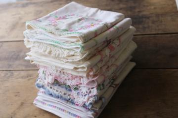catalog photo of lot of 7 pairs of vintage pillowcases w/ embroidery or crochet lace edgings, boho cottage bedding 