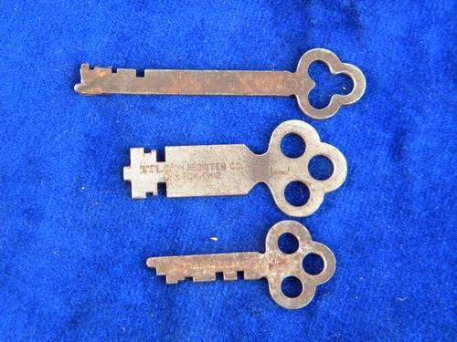photo of lot of 8 antique National Cash Register Co keys #2