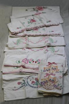 catalog photo of lot of SEVEN pairs vintage cotton pillowcases w/ embroidery & crochet lace edgings, fixer uppers