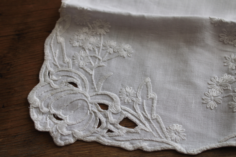 photo of lot of all white vintage linens, large towels w/ crochet lace, pair fingertip towels #14