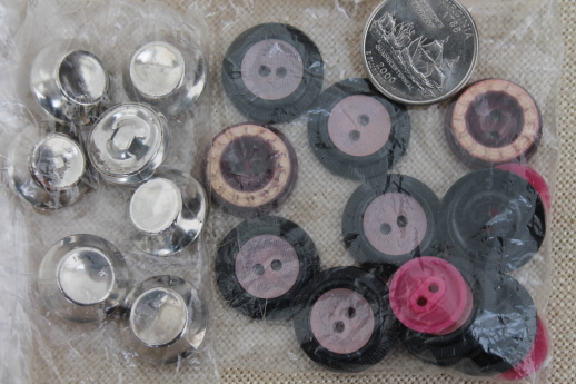 photo of lot of antique buttons, sorted button collection for sewing, jewelry crafts, altered art #3