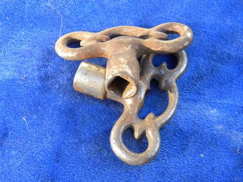 photo of lot of antique vintage ornate cast iron roller or ice skate keys 1/4''shank #2