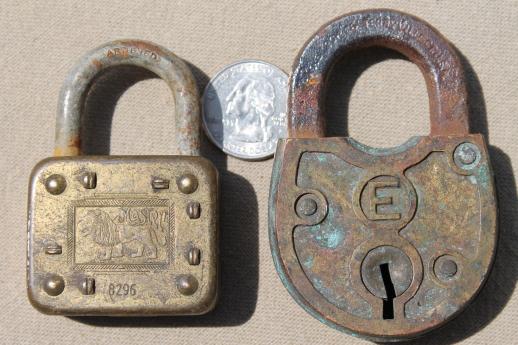 photo of lot of antique & vintage padlocks, assorted old brass & iron  padlocks, six lever locks w/ no keys #3