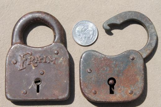 photo of lot of antique & vintage padlocks, assorted old brass & iron  padlocks, six lever locks w/ no keys #5