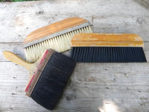 photo of lot of assorted primitive old and vintage brushes, natural bristles #1