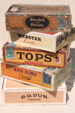 catalog photo of lot of assorted vintage cigar boxes, cigar box collection w/ old tobacco advertising