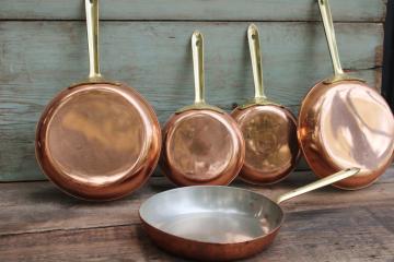 catalog photo of lot of five vintage copper pans, small saute or saucepans w/ brass handles, french country kitchen style