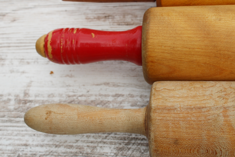 photo of lot of five vintage rolling pins, plain wood french farmhouse style, old red painted handles  #3
