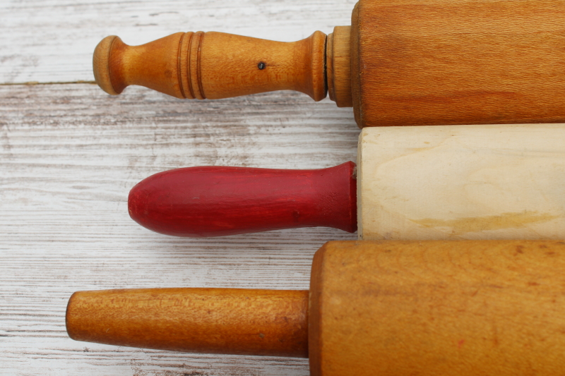 photo of lot of five vintage rolling pins, plain wood french farmhouse style, old red painted handles  #4