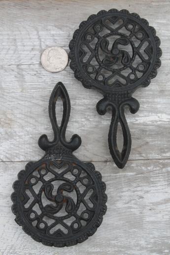 photo of lot of mini cast iron trivets, vintage kitchen trivet set made in Japan #5