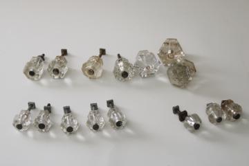 photo of lot of mismatched vintage glass drawer knob pulls, cabinet door knobs w/ rusty old hardware