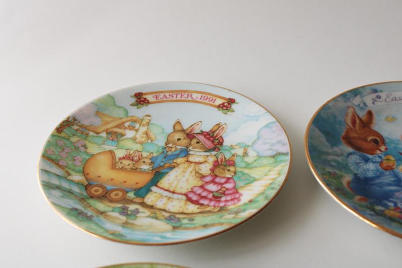 photo of lot of vintage Easter mini collector china plates, 1990s Avon 1991 to 1996 #2