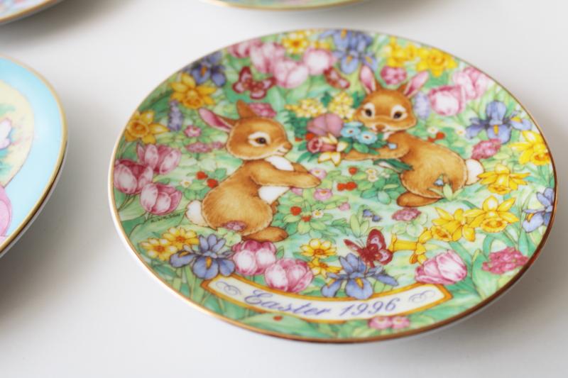 photo of lot of vintage Easter mini collector china plates, 1990s Avon 1991 to 1996 #7