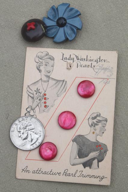 photo of lot of vintage buttons, red, yellow, orange colored bakelite & old plastic buttons #7