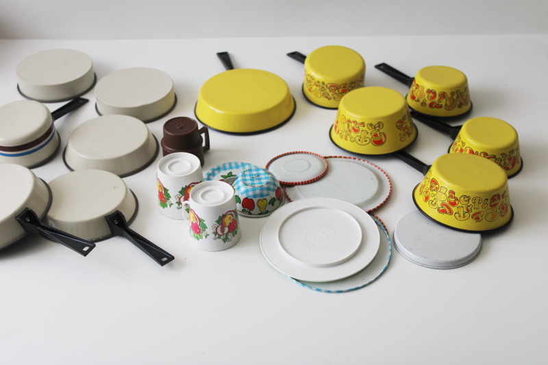 photo of lot of vintage doll dishes, toy kitchen pots & pans 60s & 70s #9