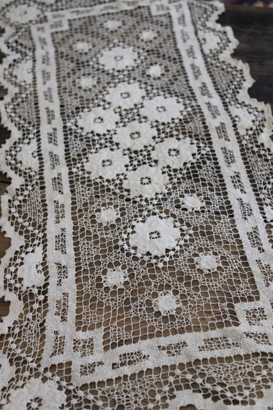 photo of lot of vintage lace runners, table mats & doilies, machine made cotton lace #16