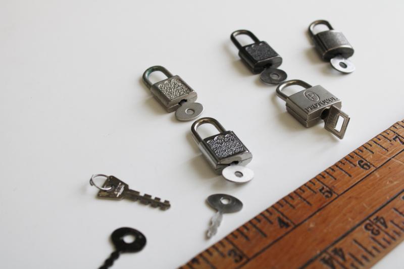 photo of lot of vintage miniature padlocks & keys, real working locks for jewelry boxes or diaries #3