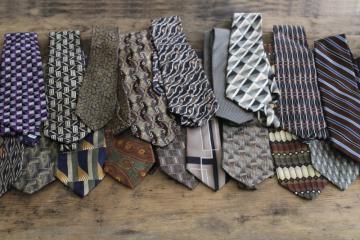 lot of vintage neckties, silk ties for upcycle projects, crafts, sewing fabric