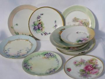 catalog photo of lot old hand-painted china plates w/ flowers, antique vintage Bavaria, Prussia etc.