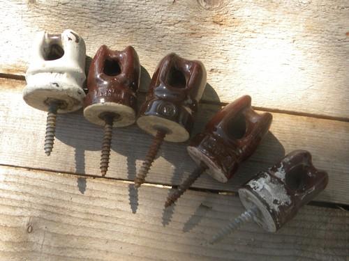 photo of lot primitive old brown ceramic screw base insulators 1929 patent #1