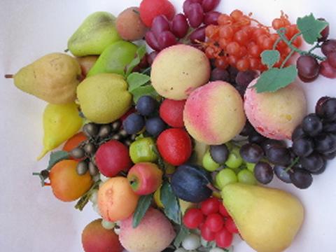 photo of lot retro plastic imitation fruit, faux grapes, peaches, wreath plums & apples etc. #1