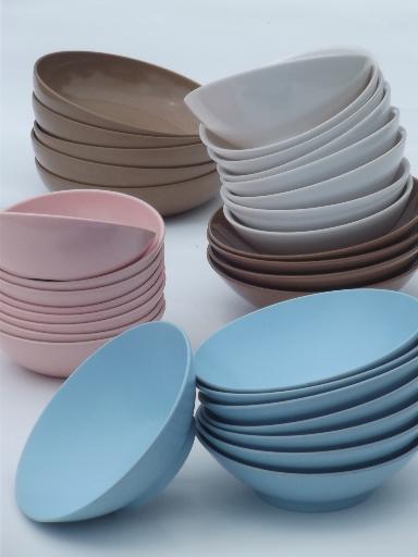 photo of lot retro vintage melmac bowls in chocolate brown, white, pink & blue  #1