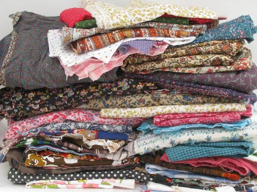 photo of lot vintage 50s-60s-70s print cotton quilting / crafting fabric scraps #1