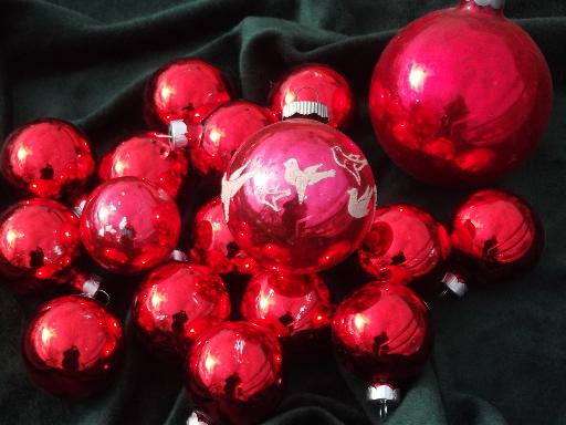 photo of lot vintage Christmas tree ornaments, old mercury glass balls in boxes #4