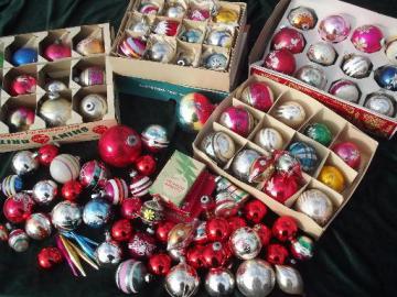 catalog photo of lot vintage Christmas tree ornaments, old mercury glass balls in boxes