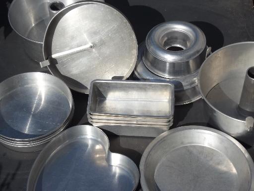 photo of lot vintage aluminum bakeware, cake baking, pie, and loaf pans, ring molds #1