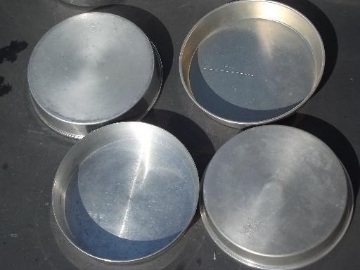 photo of lot vintage aluminum bakeware, cake baking, pie, and loaf pans, ring molds #4