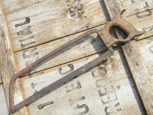 photo of lot vintage bow type hack saws w/old wood handles, metal cutting tools #3