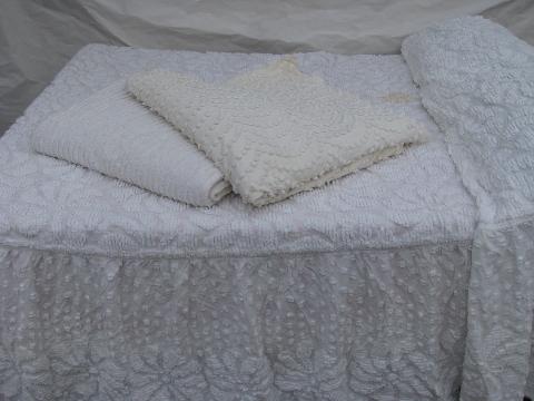 photo of lot vintage cotton chenille bedspreads for cutters, all white chenilles #1