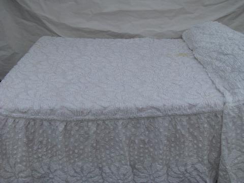 photo of lot vintage cotton chenille bedspreads for cutters, all white chenilles #3