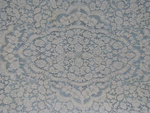 photo of lot vintage cotton quaker lace type tablecloths, lacy cutter fabric #2