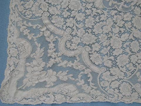 photo of lot vintage cotton quaker lace type tablecloths, lacy cutter fabric #3