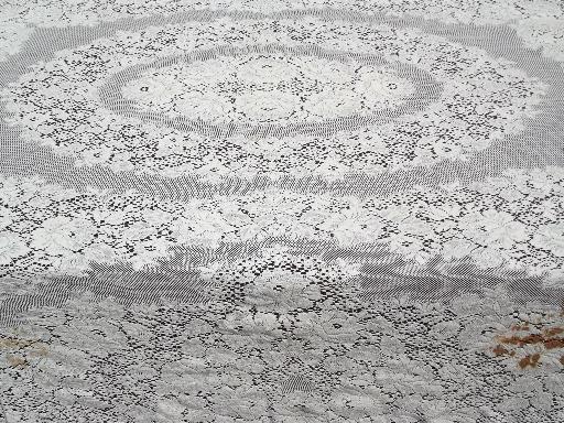 photo of lot vintage cotton quaker lace type tablecloths, lacy cutter fabric #2