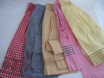 catalog photo of lot vintage gingham checks kitchen aprons w/ cross-stitch