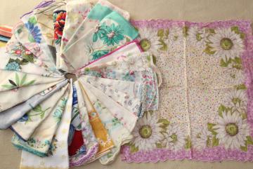 catalog photo of lot vintage hankies w/ flower prints, 25 pretty printed cotton handkerchiefs